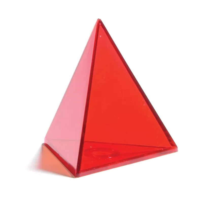 Průhledná barevná geometrická tělesa