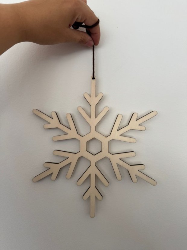 Dřevěná sněhová vločka