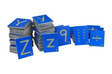 Destičky s čísly a písmeny