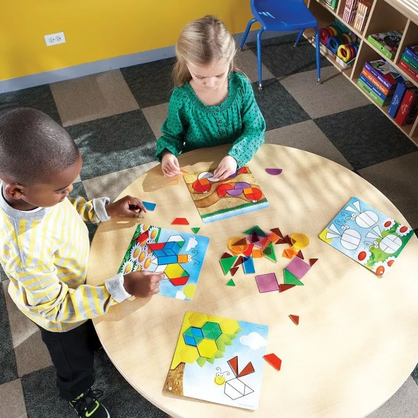 Barevná geometrie - tvary