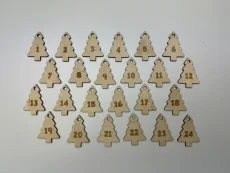 Dřevěná adventní čísla - stromečky