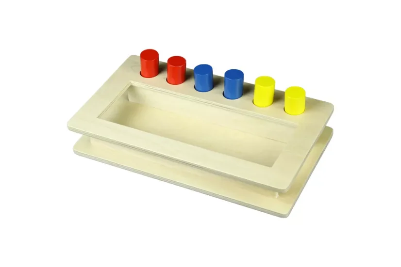 Box na vkládání válečků do otvorů