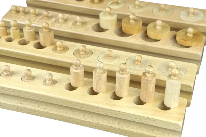 Válečky s úchyty z bukového dřeva