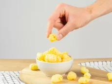 Křupavý sýr do kapsy – Irský cheddar & cibule