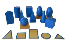 Moyo Montessori Geometrická tělesa s podstavci a krabicí