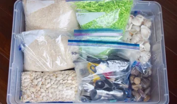Skladování materiálu na sensory play