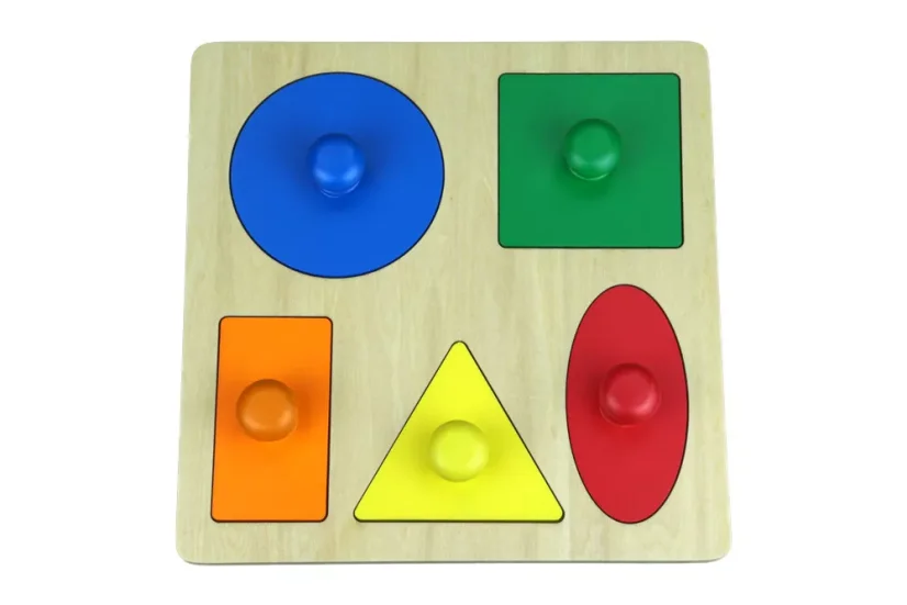 5 geometrických tvarů na desce