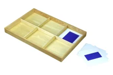 Tác ke geometrické komodě