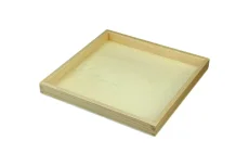 Podložka pro devět dřevěných krychlí znázorňujících 1000