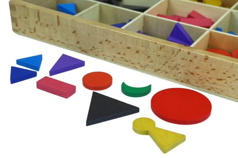 Dřevěné gramatické symboly s krabičkou