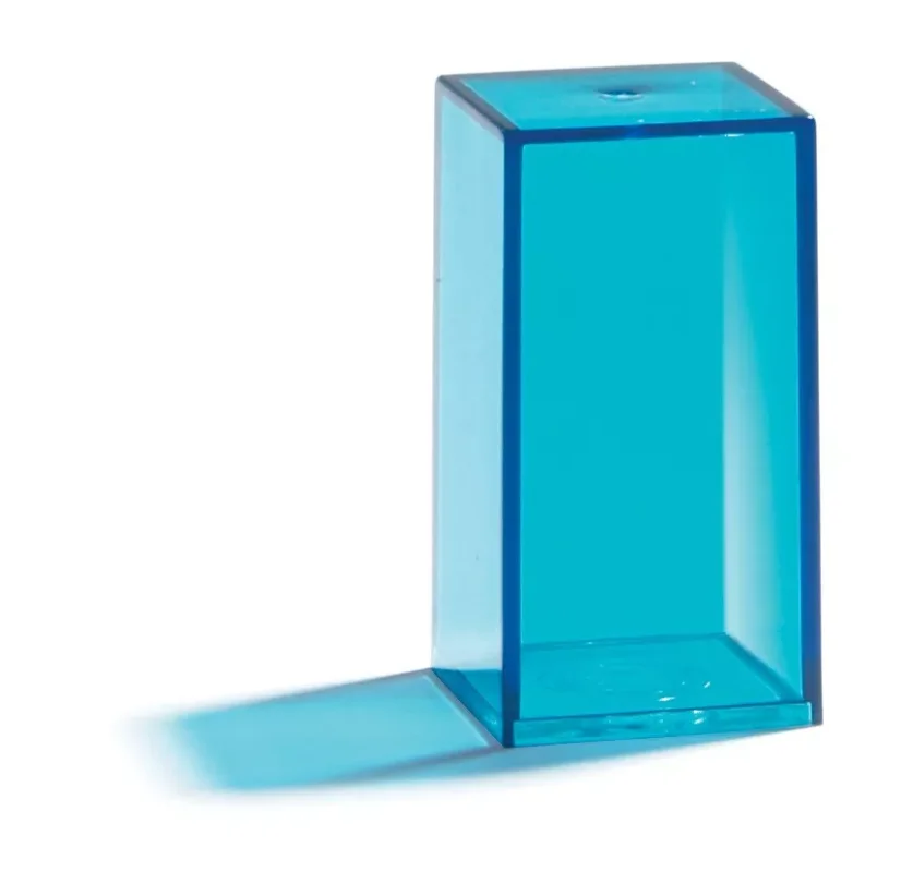 Průhledná barevná geometrická tělesa