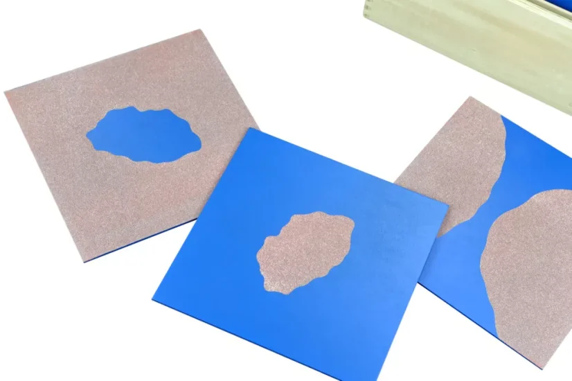 Karty s různými tvary pevniny a vodních ploch