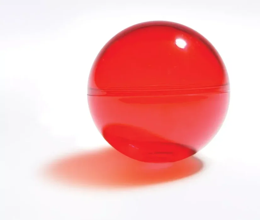 Průhledná barevná geometrická tělesa