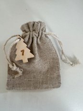 Dřevěná adventní čísla - stromečky
