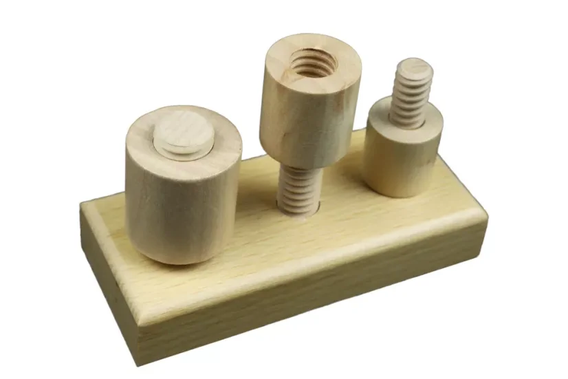 Dřevěné šrouby a matky