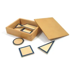 Moyo Montessori Základny pro geometrická tělesa s krabičkou